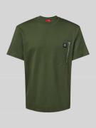 HUGO T-Shirt mit Reißverschlusstasche Modell 'Dargentee' in Dunkelgrue...