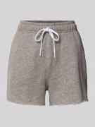 Polo Ralph Lauren Sweatshorts mit ausgefranstem Saum und Gesäßtasche i...