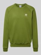 adidas Originals Sweatshirt mit Label-Stitching in Oliv, Größe L