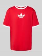 adidas Originals T-Shirt mit Logo-Print und Rundhalsausschnitt in Rot,...