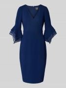 Adrianna Papell Knielanges Cocktailkleid mit V-Ausschnitt in Marine, G...