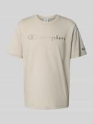 CHAMPION T-Shirt mit Logo-Stitchings und Rundhalsausschnitt in Beige, ...