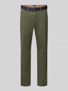 MCNEAL Slim Fit Chino mit Gürtel in Oliv, Größe 102