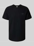 adidas Originals T-Shirt mit Label-Stitching und Rundhalsausschnitt in...