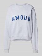 OH APRIL Oversized Sweatshirt mit Label-Detail Modell 'Sloane' in Offw...
