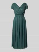 Vera Mont Knielanges Cocktailkleid mit V-Ausschnitt in Gruen, Größe 44