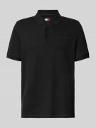 Tommy Jeans Regular Fit Poloshirt mit Waffelstruktur in Black, Größe S
