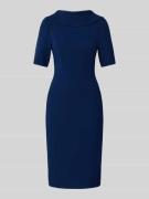 Adrianna Papell Knielanges Cocktailkleid mit Stehkragen in Marine, Grö...