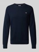 Gant Strickpullover mit Rundhalsausschnitt und Logo-Stitching in Dunke...