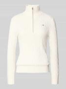 Gant Troyer mit Logo-Stitching und Zopfmuster in Ecru, Größe XL