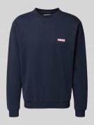 WOODBIRD Sweatshirt mit Label-Print Modell 'Cane Koi Crew' in Marine, ...