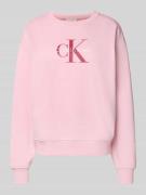 Calvin Klein Jeans Sweatshirt mit Label-Print in Pink, Größe M