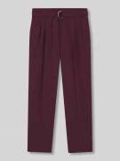 BOSS Regular Fit Hose mit Gürtelverschluss in Bordeaux, Größe 32