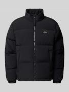 Lacoste Regular Fit Daunenjacke mit Stehkragen und integrierter Kapuze...