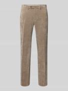 Christian Berg Men Slim Fit Cordhose mit Bügelfalten in Beige, Größe 2...