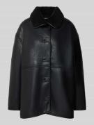 Gina Tricot Jacke in Leder-Optik mit Futter aus Teddyfell in Black, Gr...