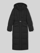 BOSS Regular Fit Steppmantel mit Kapuze in Black, Größe 36