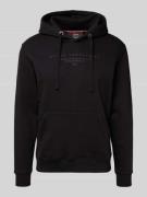 Alpha Industries Hoodie mit Label-Print und Känguru-Tasche in Black, G...