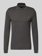 Christian Berg Men Poloshirt mit Label-Stitching in Anthrazit, Größe 3...