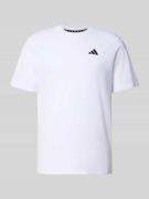 adidas Training T-Shirt mit Label-Print in Weiss, Größe L