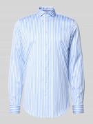 Jake*s Slim Fit Businesshemd aus Baumwolle mit extra langem Arm in Ble...