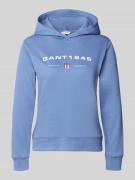 Gant Regular Fit Hoodie mit Label-Print in Hellblau, Größe L