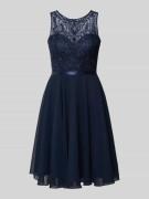 Luxuar Cocktailkleid mit Strasssteinbesatz in Dunkelblau, Größe 38