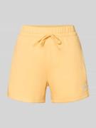 adidas Sportswear Shorts mit Logo und elastischem Bund in DUNKEL GELB,...