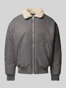 REVIEW Bomberjacke mit Leistentaschen in Dunkelgrau, Größe XL