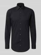 BOSS Slim Fit Businesshemd mit extra langem Arm in Black, Größe 39L