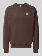 adidas Originals Sweatshirt mit Label-Stitching in Dunkelbraun, Größe ...