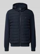 Tommy Hilfiger Regular Fit Steppjacke mit abnehmbaren Kapuze in Marine...