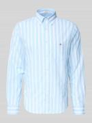 Gant Slim Fit Freizeithemd mit Brusttasche in Hellblau, Größe L