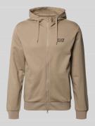 EA7 Emporio Armani Slim Fit Sweatjacke mit Kapuze in Beige, Größe L