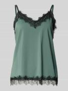 FREE/QUENT Top mit kontrastivem Spitzenbesatz Modell 'BICCO' in Gruen,...