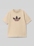 adidas Originals Regular Fit T-Shirt aus reiner Baumwolle in Beige, Gr...