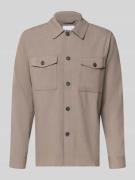 Lindbergh Relaxed Fit Hemdjacke mit Kentkragen und Brusttaschen in San...