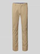 REVIEW Schmale Chino mit gerader Silhouette und mittlerer Bundhöhe in ...