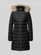 Tommy Jeans Daunenmantel mit Logo-Stitching in Black, Größe S