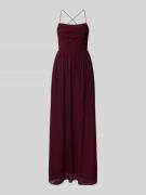 Laona Regular Fit Abendkleid mit freiem Rücken in Bordeaux, Größe 32