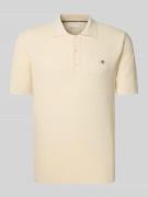 Gant Regular Fit Poloshirt mit Label-Stitching in Offwhite, Größe L