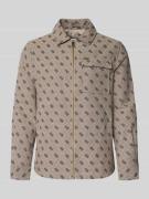 Guess Regular Fit Jacke mit Brusttasche in Beige, Größe L