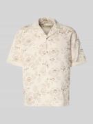 Guess Regular Fit Freizeithemd mit Reverskragen in Sand, Größe L