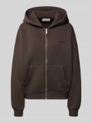 REVIEW Sweatjacke mit Logo und Känguru-Tasche in Dunkelbraun, Größe L