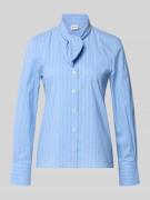 Stefanel Slim Fit Schluppenbluse mit Knopfleiste in Hellblau, Größe M