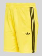 adidas Originals Trainingsshorts mit Logo-Detail in GELB, Größe L