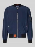 Original Bombers Bomberjacke mit Label-Patch und Eingrifftaschen in Ma...