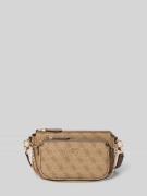 Guess Pouch mit Label-Applikation Modell 'NOELLE II' in Hellbraun, Grö...