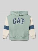GAP Regular Fit Hoodie mit Logo-Print in Schilf, Größe 104