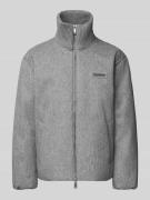 CK Calvin Klein Jacke mit Stehkragen und Zweiwege-Reißverschluss in Mi...